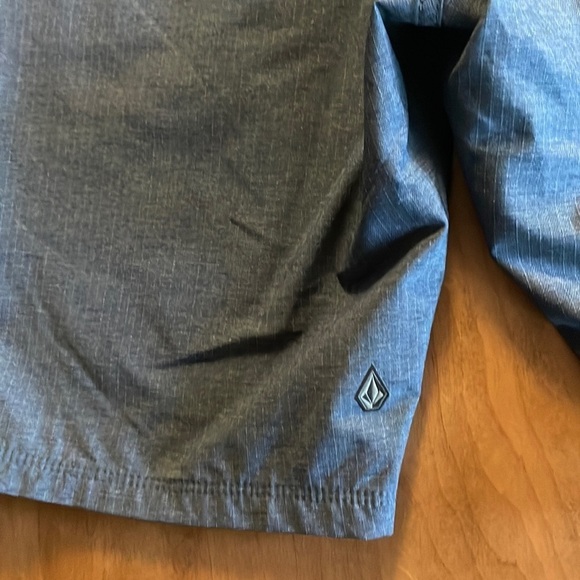 VOLCOM Surf &Turf 2 Way Stretch Shorts Size 28 - Picture 7 of 10